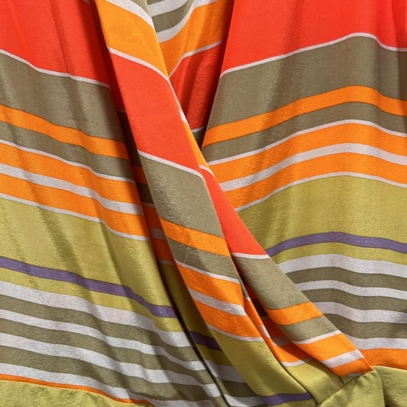 100% Silk Evan Picone size 12 Wrap Peplum Blouse - Picture 2 of 9